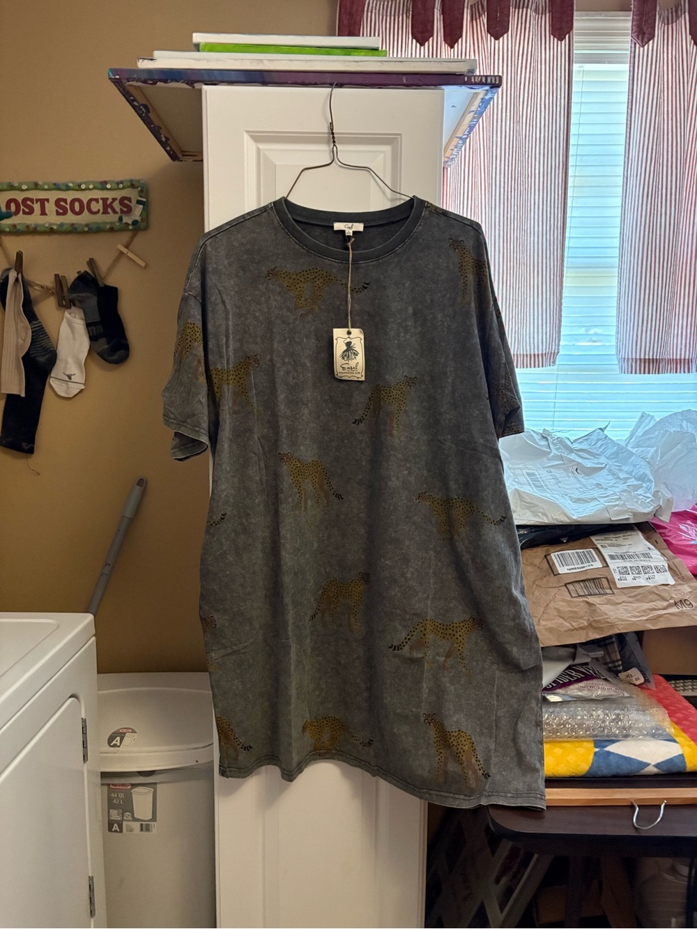 NWT easel Washed Gray Short-Sleeve Tee with Leopard Print